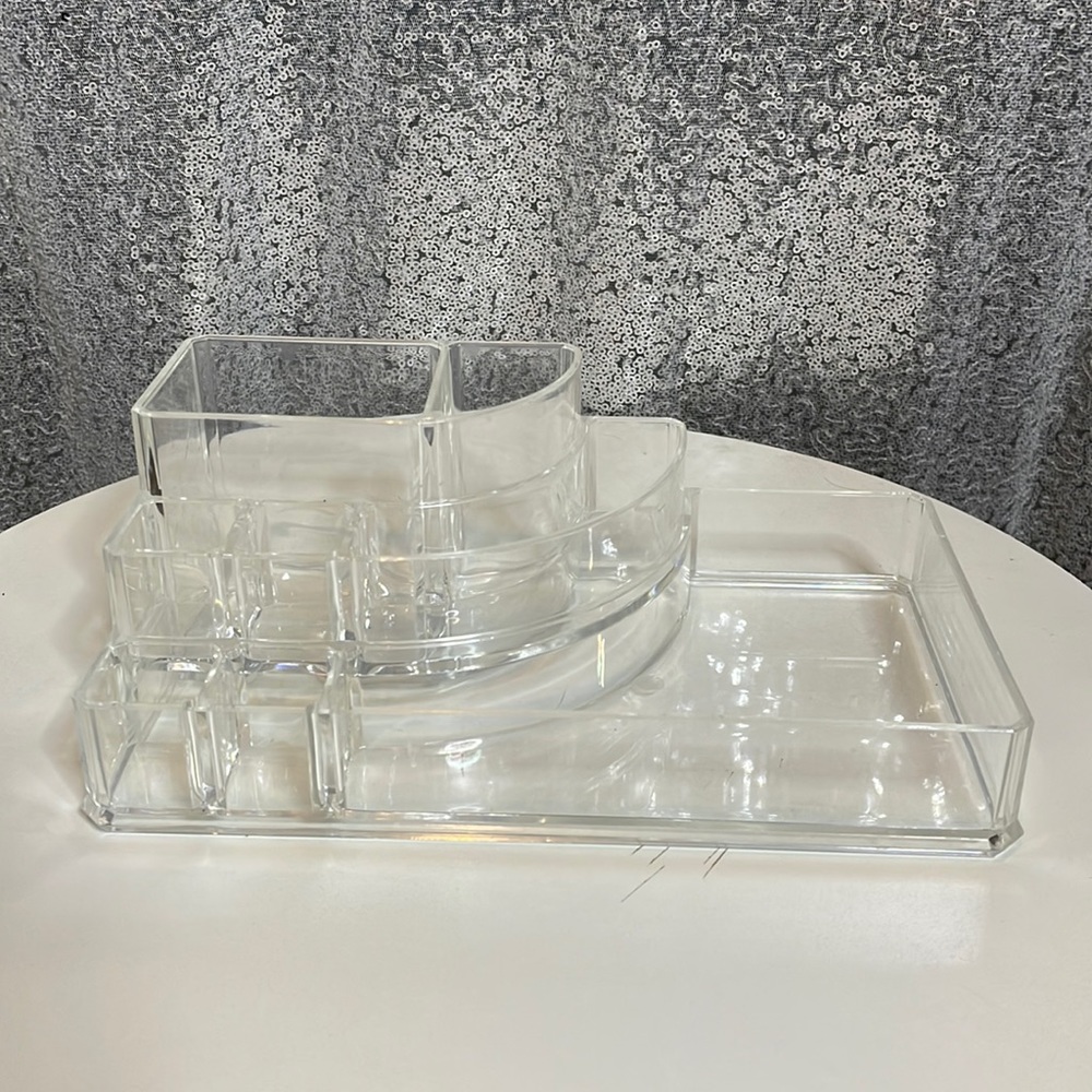 Makeup organizer